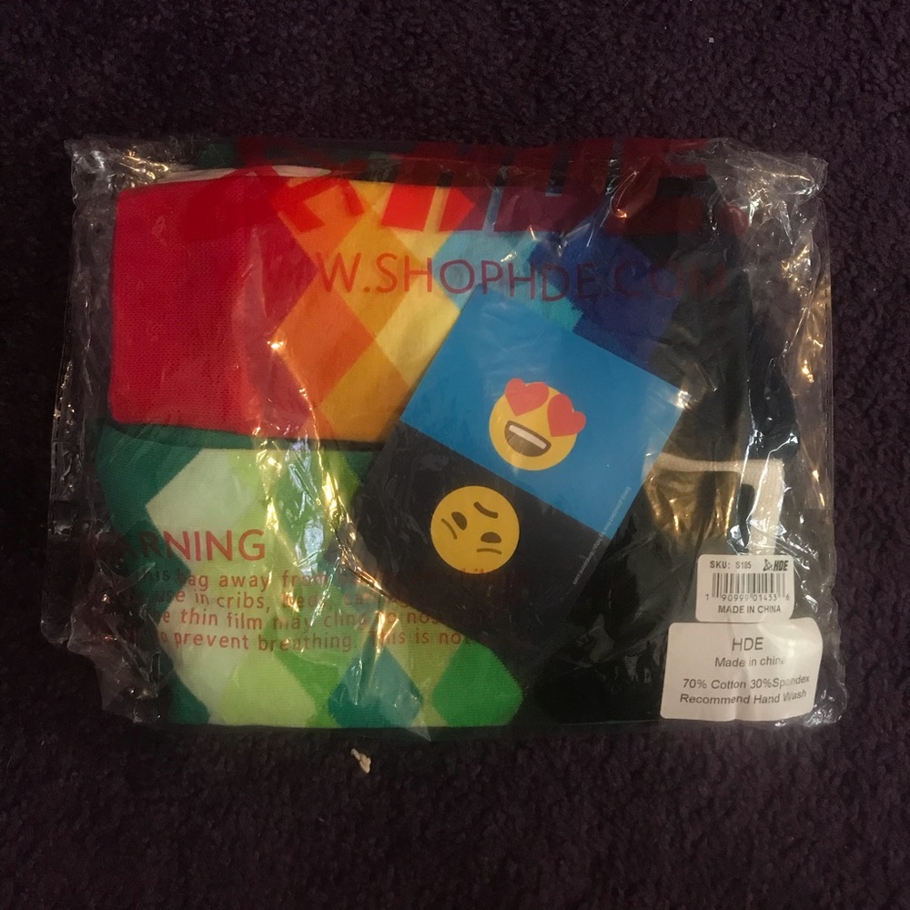 Amazon 6 pack colorful socks , Never been opened
